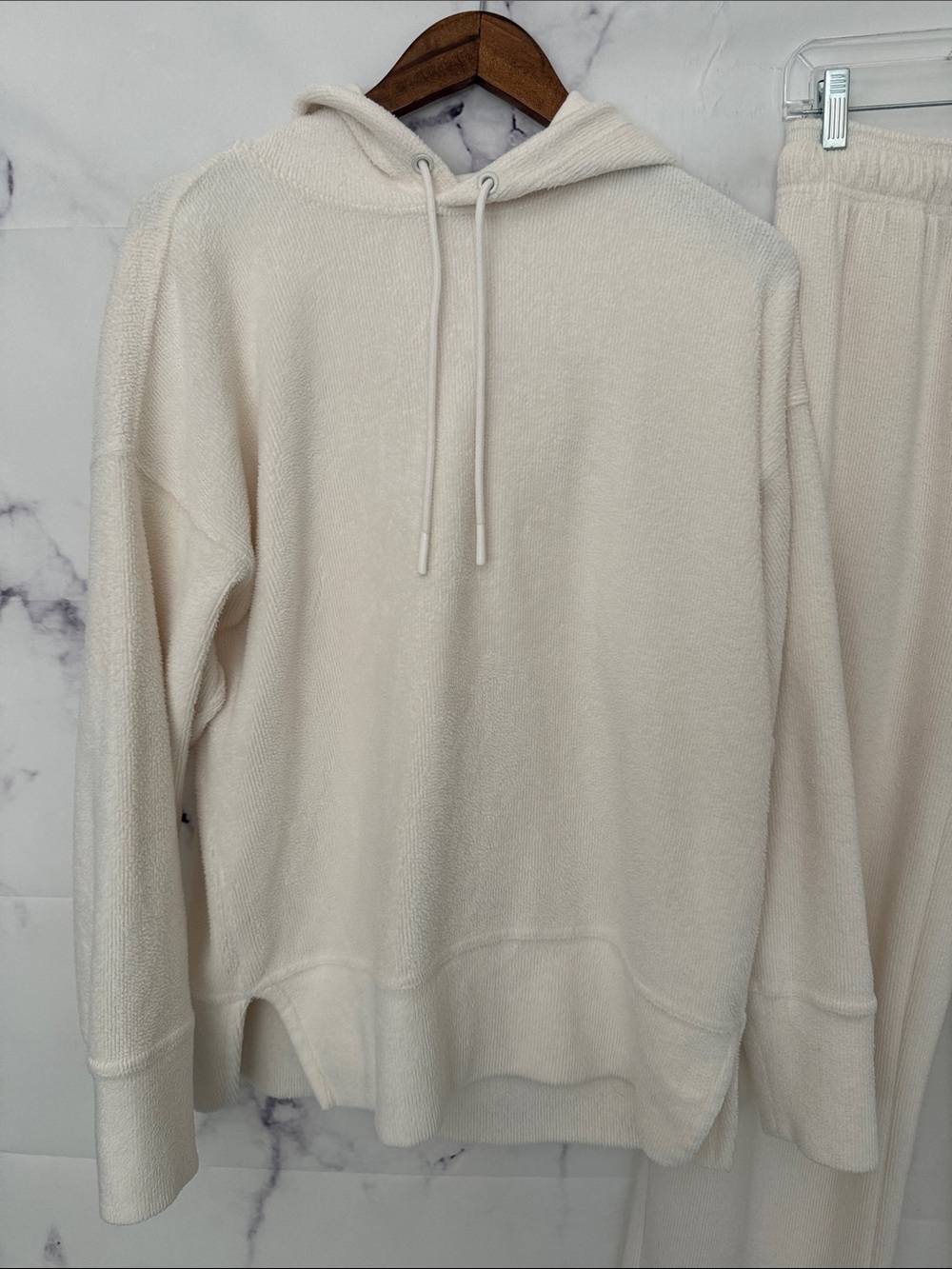 FABLETICS Ribbed Fuzzy Tracksuit Hoodie Jogger Set Ivory Size Small - Picture 3 of 13